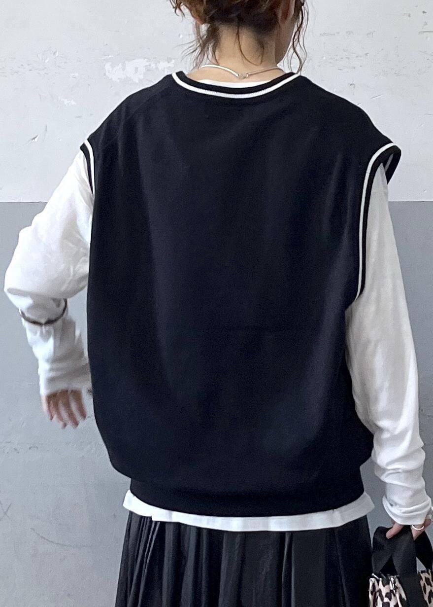 「Vネック、MLB COLLECTION、ブラック、ホワイト、プルオーバー、ロゴ、クルーネック、長袖、Tシャツ、カットソー、ロング、フレア、フレアスカート、マキシ、ギャザー」|「MILLERの【Miller for ADAM ET ROPE' 】別注SHEER TEE(2PACK)(Tシャツ/カットソー、ホワイト系)」を使った、tampoさん(レディース・158cm)の秋コーディネートの9枚目の写真