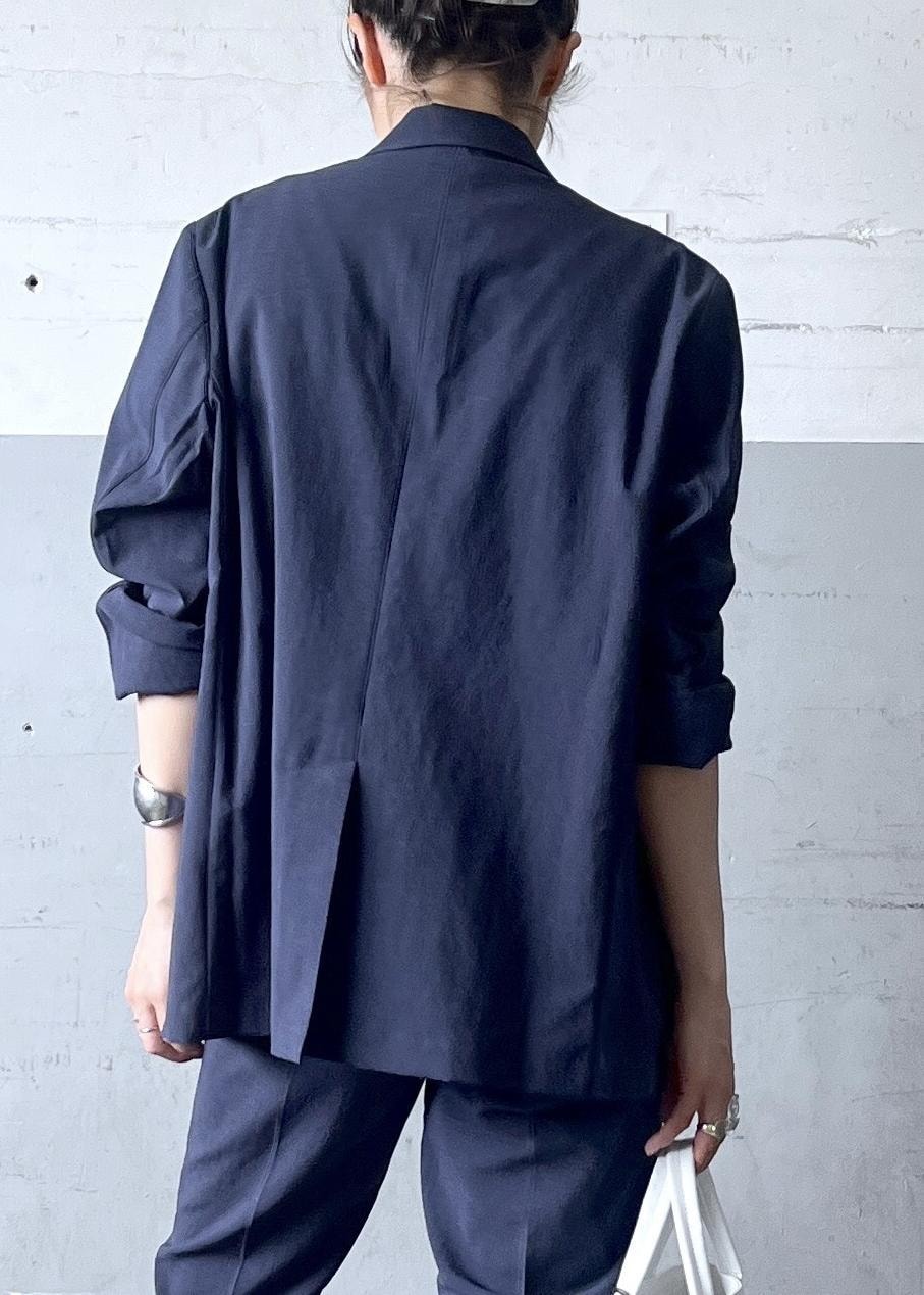 「FEMME、HOMME、UNISEX、骨格ナチュラル、イエベ、セットアップ対応、セットアイテム、SETアイテム、夏、夏ファッション、スタイルカバー、洗える、ウォッシャブル、Tシャツ、スラックスパンツ」｜「ADAM ET ROPE'のツイストパデッドミュール（サンダル、ブラック系）」を使った、tampoさん（レディース・158cm）の春コーディネートの6枚目の写真