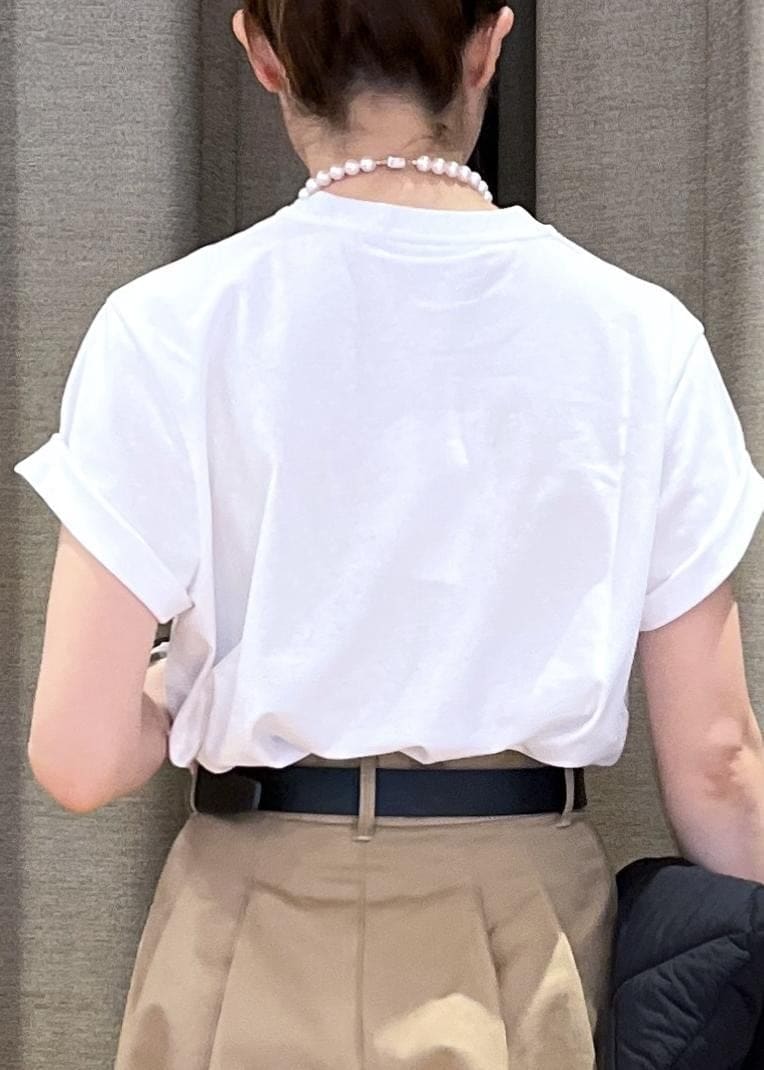 「イエベ春、イエベスプリング、ナチュラル、ganni、ガニー、ナンバリング、numbering、ヒール、ベルト、ホワイト、Tシャツ、ロゴ、半袖、クルーネック、プリント」|「ADAM ET ROPE'の【サステナブル】スクエアバックルワイドベルト(ベルト、ブラック系)」を使った、tampoさん(レディース・158cm)の夏コーディネートの7枚目の写真