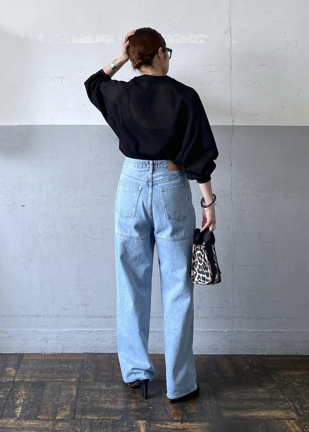 tampoさんの「【WEB限定・洗える・追加】ポイントシアーニットカーディガン（ADAM ET ROPE'）」を使ったコーディネートの4枚目の写真