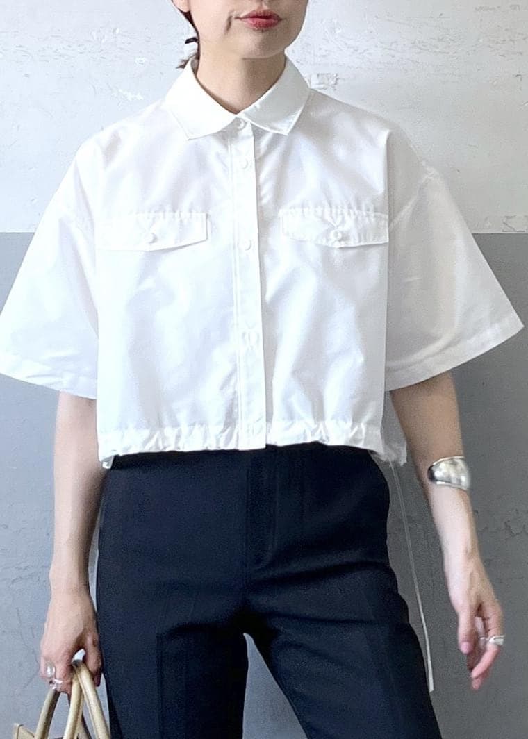 「シャツ、パンツ、ローファー、ADAM ET ROPÉ、FEMME、骨格ナチュラル、イエベ、大人カジュアル、夏、夏コーデ、夏ファッション、オーバーサイズ、ビッグシルエット、ボリューム袖、洗える」|「ADAM ET ROPE'の【サステナブル】スリムスラックス(スラックス、ブラック系)」を使った、tampoさん(レディース・158cm)の春コーディネートの6枚目の写真