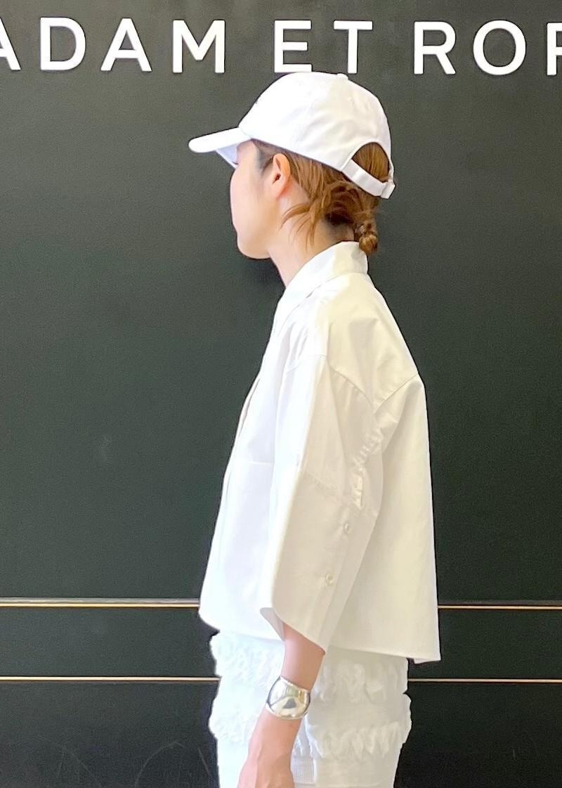 「イエベ春、イエベスプリング、ナチュラル、タイトスカート、new balance、ニュー バランス、sporty&rich、スポーティー&リッチ、ADAM ET ROPÉ、FEMME、イエベ、大人カジュアル、フェミニン、スポーティー、セットアップ対応」|「ADAM ET ROPE'の【セットアップ対応】マドレーヌプリーツスカート(スカート、ホワイト系)」を使った、tampoさん(レディース・158cm)の夏コーディネートの5枚目の写真