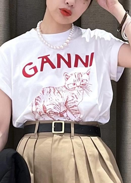 「イエベ春、イエベスプリング、ナチュラル、ganni、ガニー、ナンバリング、numbering、ヒール、ベルト、ホワイト、Tシャツ、ロゴ、半袖、クルーネック、プリント」|「ADAM ET ROPE'の【サステナブル】スクエアバックルワイドベルト(ベルト、ブラック系)」を使った、tampoさん(レディース・158cm)の夏コーディネートの5枚目の写真