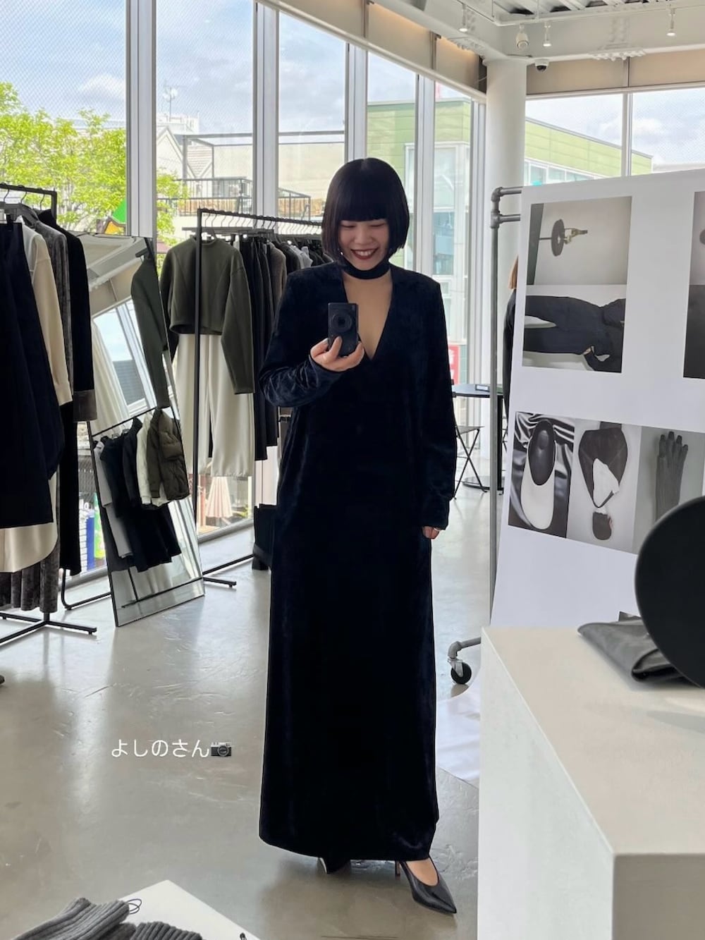 yoshinosasakiさんの「Crash velour classical dress クラッシュベロアクラシカルドレス（RIM.ARK）」を使ったコーディネートの4枚目の写真