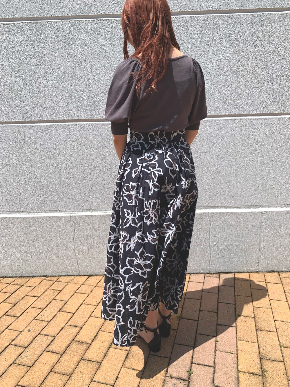 「テチチ(Te chichi)、フレアスカート、花柄スカート」｜「Te chichiの2WAYミニバッグ（ハンドバッグ、ブルー系）」を使った、nonpiyo11さん（レディース・156cm）の春コーディネートの3枚目の写真