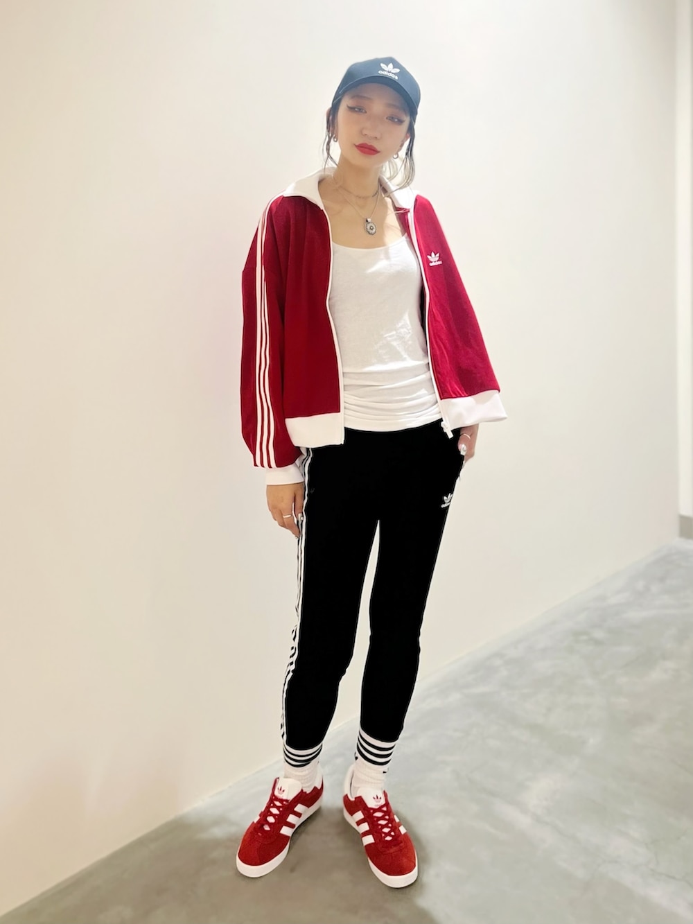 SN(アディダス オリジナルスショップ 札幌ステラプレイス)｜adidasの