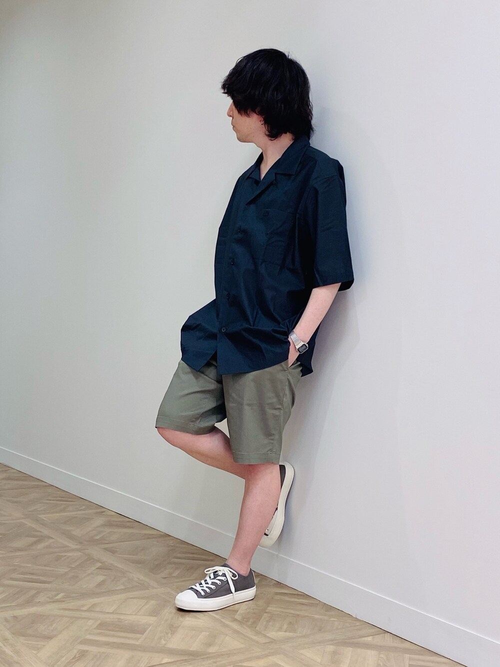 「ラコステ、LACOSTE、開襟シャツ、ショートパンツ、スニーカー」｜「LACOSTEのメンズ BACKCOURT 2.0 124 1 CMA（スニーカー、グリーン系）」を使った、maaashiiiiiiさん（メンズ・167cm）の夏コーディネートの2枚目の写真
