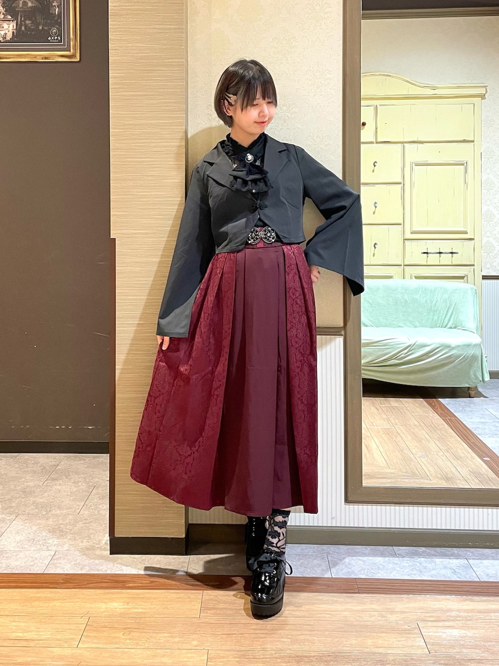 「axes femme、秋コーデ、チャイナ、ブラック」｜「axes femmeのレースアップ厚底シューズ（パンプス、ブラック系）」を使った、白あんさん（レディース・161cm）の秋コーディネートの2枚目の写真