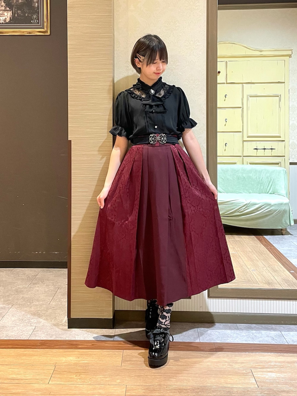 「axes femme、秋コーデ、チャイナ、ブラック」｜「axes femmeのレースアップ厚底シューズ（パンプス、ブラック系）」を使った、白あんさん（レディース・161cm）の秋コーディネートの4枚目の写真