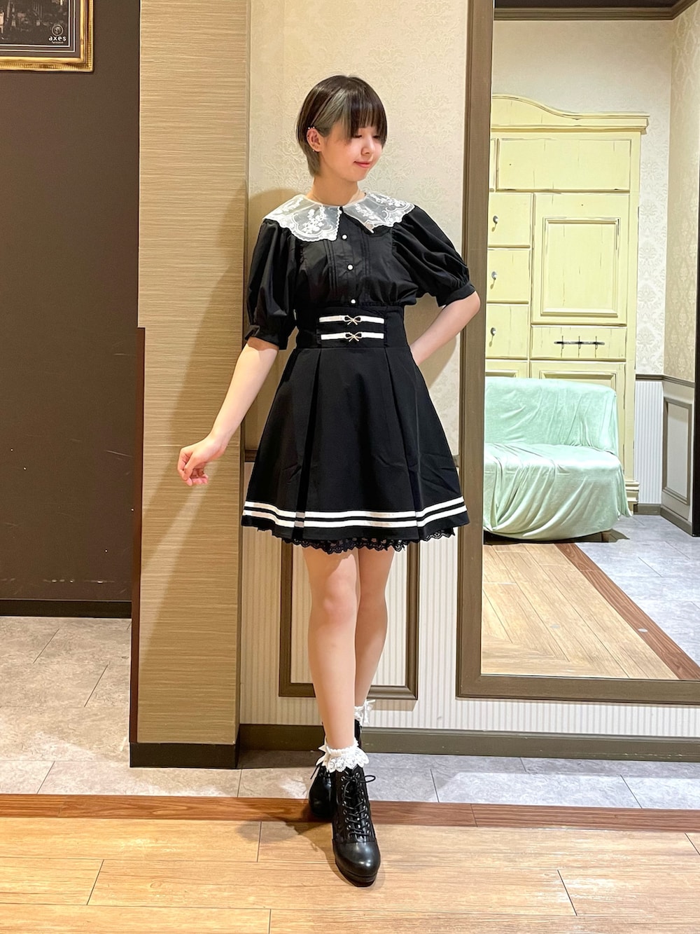 「axes femme、夏コーデ、お出かけコーデ、デート、フレンチガーリー、ブラック」|「axes femmeの吸水速乾フラワーレースタンク(タンクトップ、ホワイト系)」を使った、白あんさん(レディース・161cm)の夏コーディネートの4枚目の写真