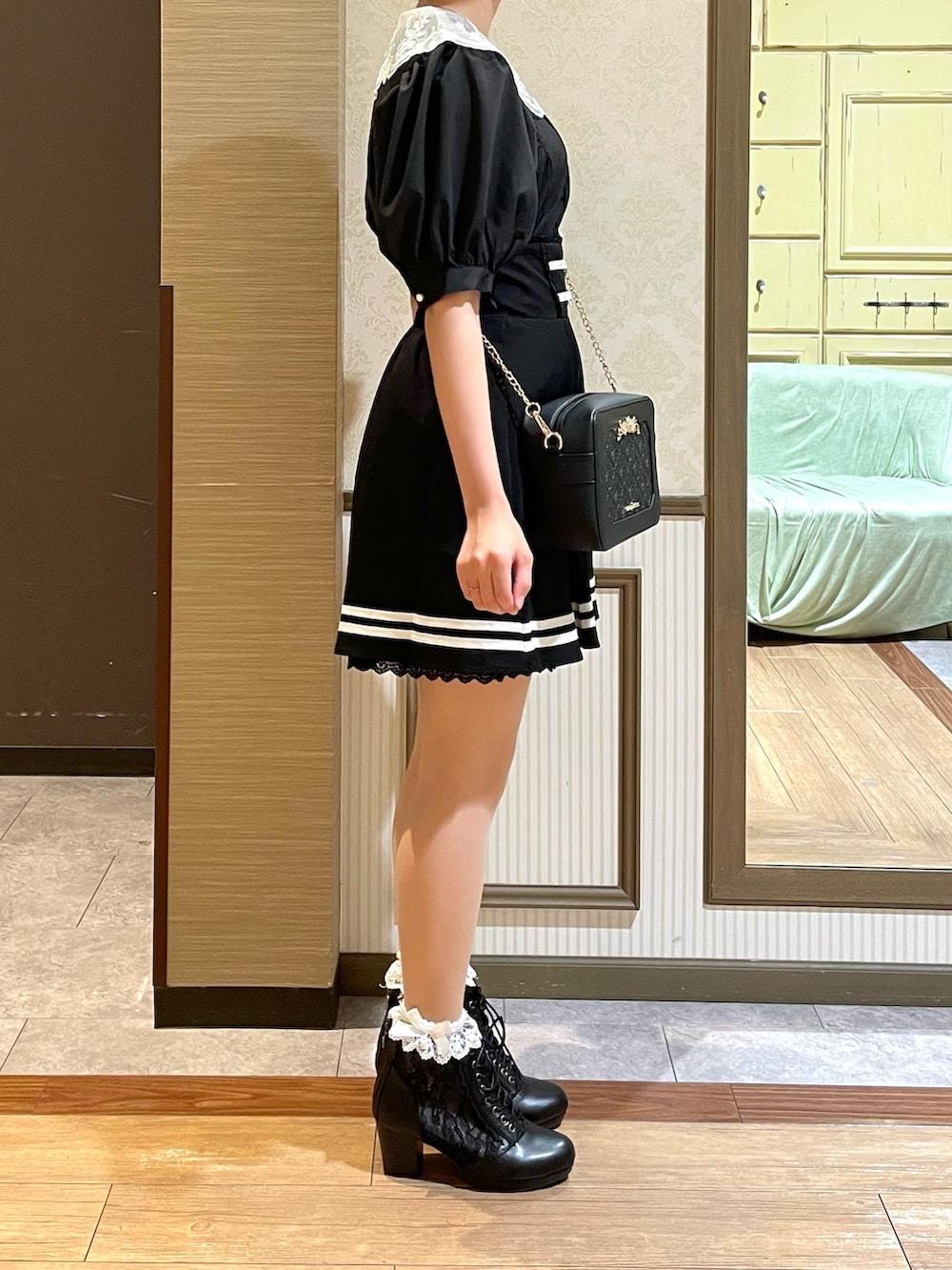 「axes femme、夏コーデ、お出かけコーデ、デート、フレンチガーリー、ブラック」|「axes femmeの吸水速乾フラワーレースタンク(タンクトップ、ホワイト系)」を使った、白あんさん(レディース・161cm)の夏コーディネートの2枚目の写真