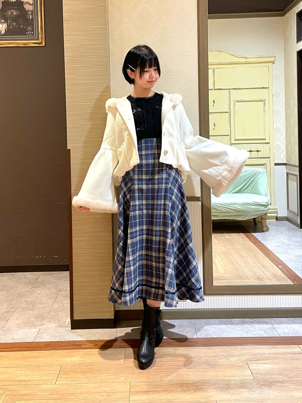「axes femme、フェミニン、カジュアル、大人可愛い、ハイウエスト」|「axes femmeの起毛チェック編上スカート(スカート、ブルー系)」を使った、白あんさん(レディース・161cm)の秋コーディネートの8枚目の写真