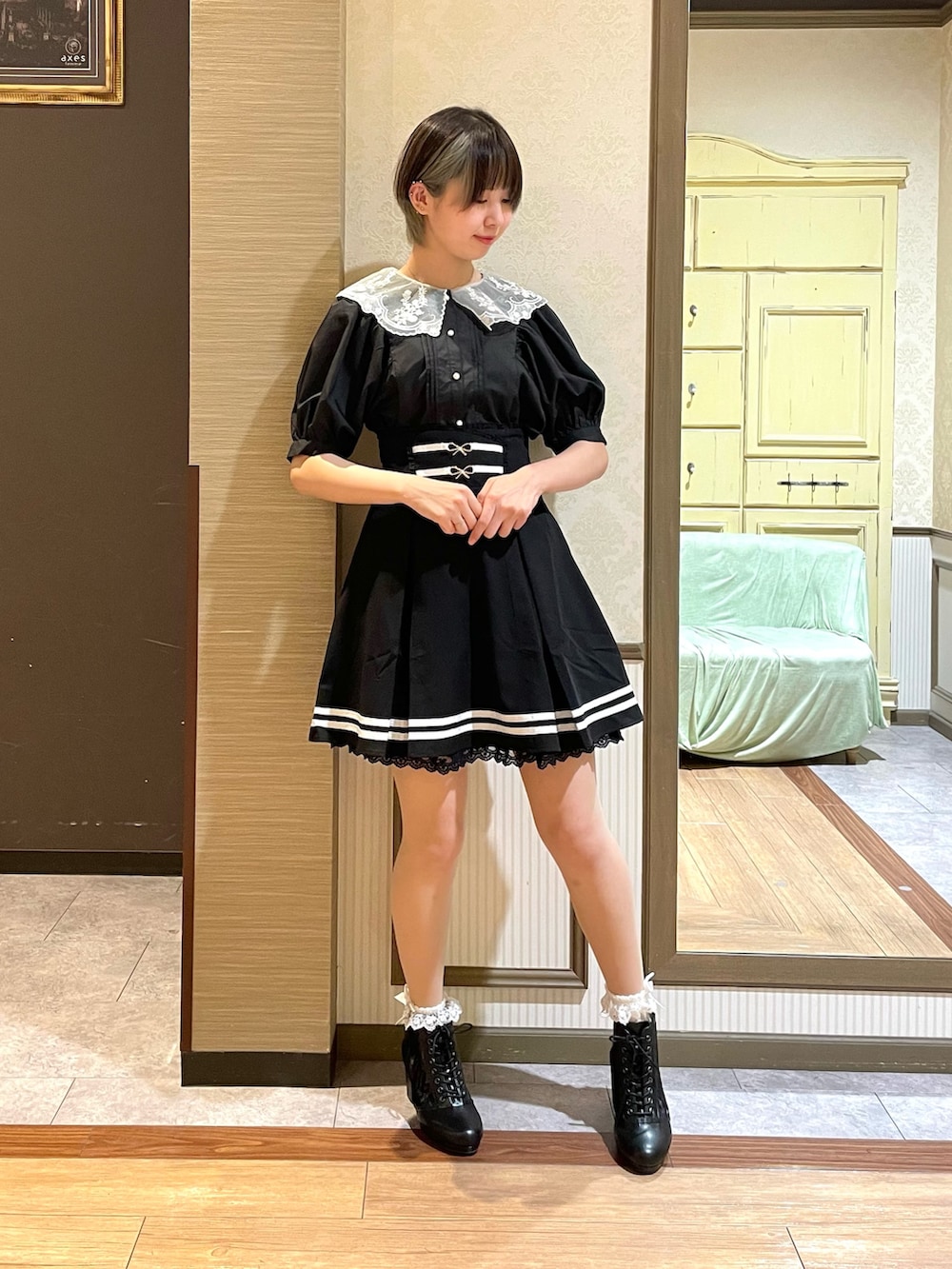 「axes femme、夏コーデ、お出かけコーデ、デート、フレンチガーリー、ブラック」|「axes femmeの吸水速乾フラワーレースタンク(タンクトップ、ホワイト系)」を使った、白あんさん(レディース・161cm)の夏コーディネートの5枚目の写真