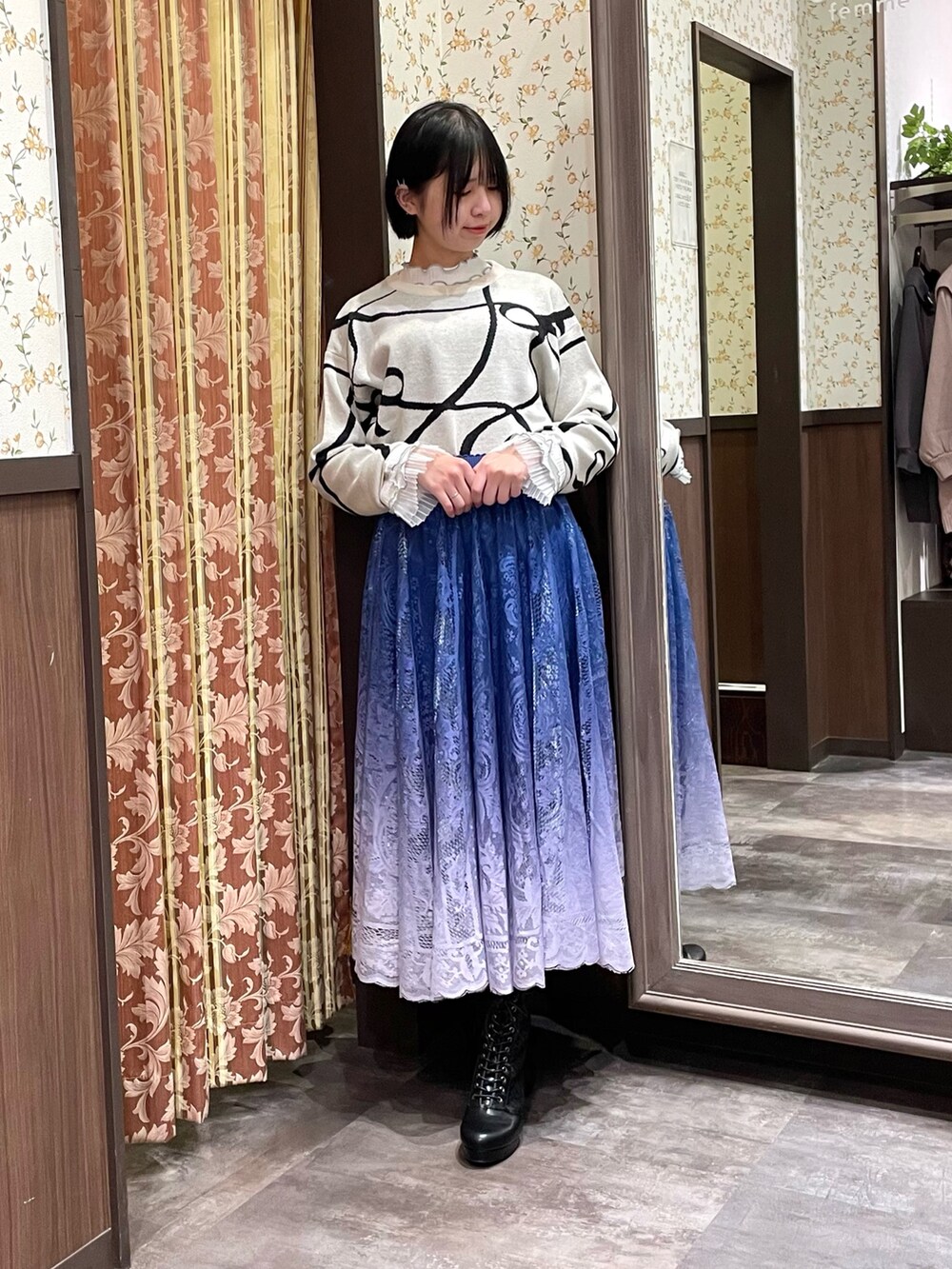 「axes femme、おでかけコーデ、着回しコーデ、春服、ニット/セーター、大人かわいい、帽子、オトナカワイイ、カラーコーデ、初春コーデ、ブルべ夏」｜「axes femmeのプリーツチュールメロープルオーバー（Tシャツ/カットソー、ホワイト系）」を使った、白あんさん（骨格ウェーブ・レディース・161cm）の冬コーディネートの3枚目の写真