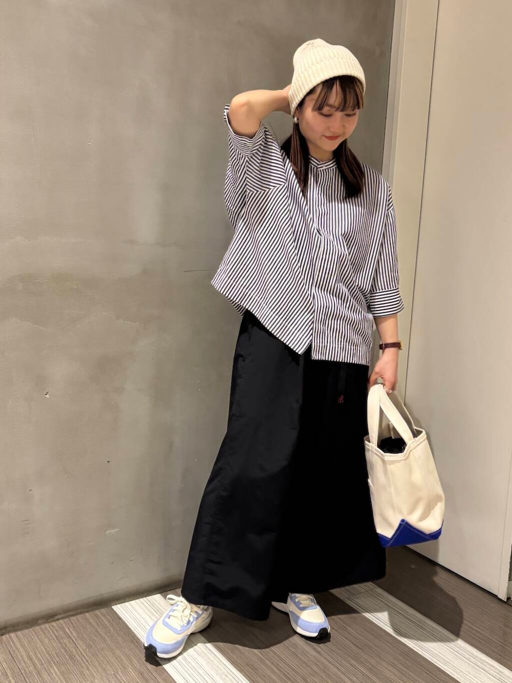 「カジュアルコーデ、FORK&SPOON、Gramicci、グラミチ、低身長、休日コーデ、newarrival、休日スタイル、doors、カジュアルスタイル、20代後半、骨格ウェーブ、イエベ秋、ウェーブ×イエベ秋、私のイチ推しブランド」｜「URBAN RESEARCH DOORSのコットンリネンニットキャップ（ニットキャップ/ビーニー、ホワイト系）」を使った、YOKO  HONDAさん（レディース・152cm）の春コーディネートの5枚目の写真