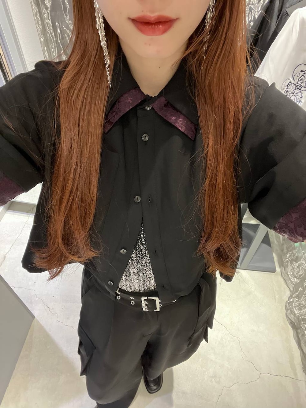 「着痩せ・細見え、モード、きれいめ、休日コーデ、デート/ロマンティック、女子会、バッグ、ベルト、ネックレス、HARE、ブーツ」｜「HAREの2WAYトロミワイドカーゴパンツ(HARE)（カーゴパンツ、ブラック系）」を使った、すずかぜさん（レディース・162cm）の夏コーディネートの3枚目の写真