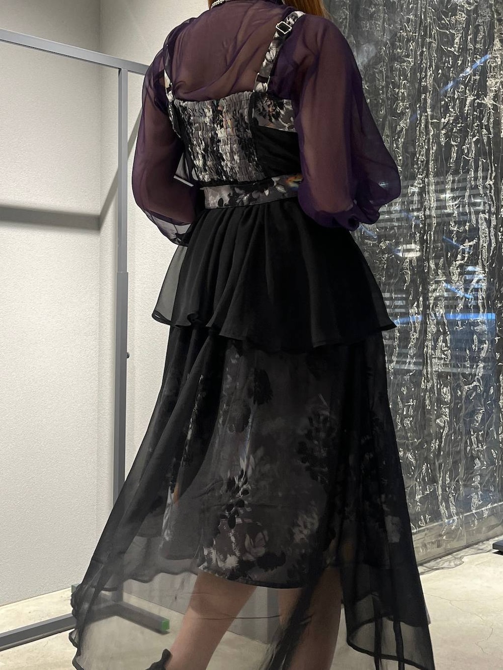 「着痩せ・細見え、モード、きれいめ、休日コーデ、デート/ロマンティック、女子会、バッグ、ベルト、ネックレス、HARE、ブーツ」｜「HAREのボールミックスラリエットネックレス(HARE)（ネックレス、ホワイト系）」を使った、すずかぜさん（レディース・162cm）の夏コーディネートの3枚目の写真