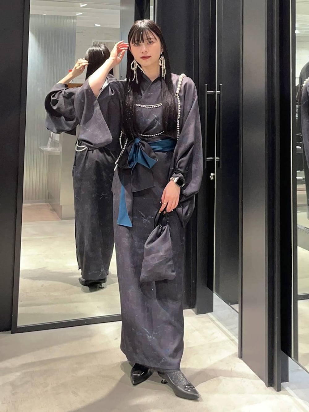 「着痩せ・細見え、モード、きれいめ、休日コーデ、デート/ロマンティック、女子会、バッグ、ベルト、ネックレス、HARE、ブーツ」｜「HAREのデザインハーネス(HARE)（サスペンダー、ホワイト系）」を使った、すずかぜさん（レディース・162cm）の夏コーディネートの3枚目の写真