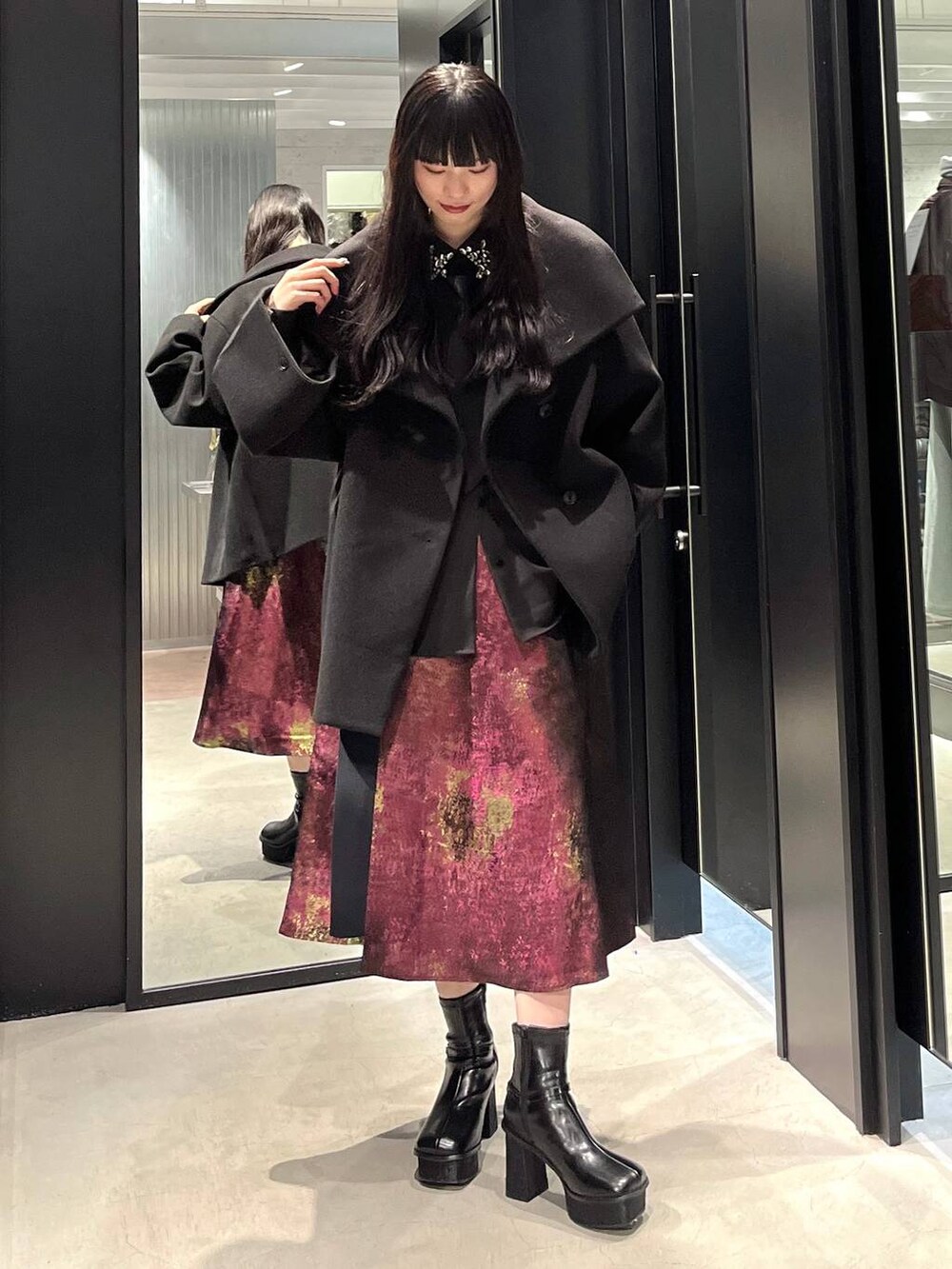 「着痩せ・細見え、モード、きれいめ、休日コーデ、デート/ロマンティック、女子会、バッグ、ベルト、ネックレス、HARE、ブーツ」｜「HAREのネクタイネックレス(HARE)（ネクタイ、ブラック系）」を使った、すずかぜさん（レディース・162cm）の秋コーディネートの3枚目の写真