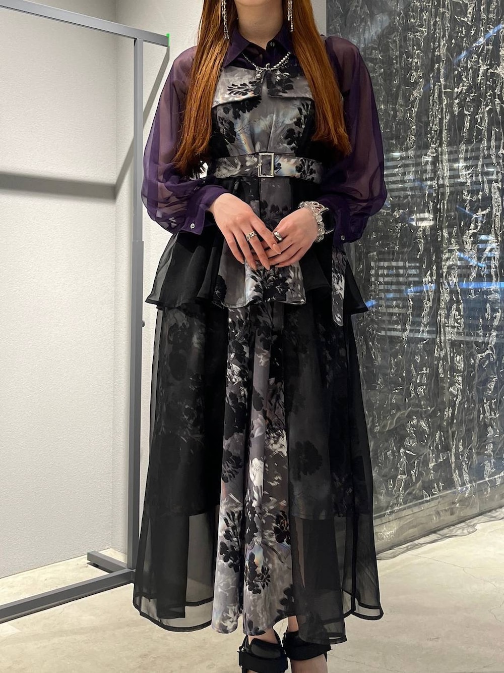 「着痩せ・細見え、モード、きれいめ、休日コーデ、デート/ロマンティック、女子会、バッグ、ベルト、ネックレス、HARE、ブーツ」｜「HAREのボールミックスラリエットネックレス(HARE)（ネックレス、ホワイト系）」を使った、すずかぜさん（レディース・162cm）の夏コーディネートの2枚目の写真