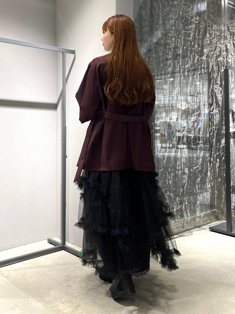 「ブーツ、着痩せ・細見え、モード、きれいめ、休日コーデ、デート/ロマンティック、女子会、バッグ、ベルト、ネックレス、HARE」｜「HAREのボールミックスラリエットネックレス(HARE)（ネックレス、シルバー系）」を使った、すずかぜさん（レディース・162cm）の夏コーディネートの4枚目の写真