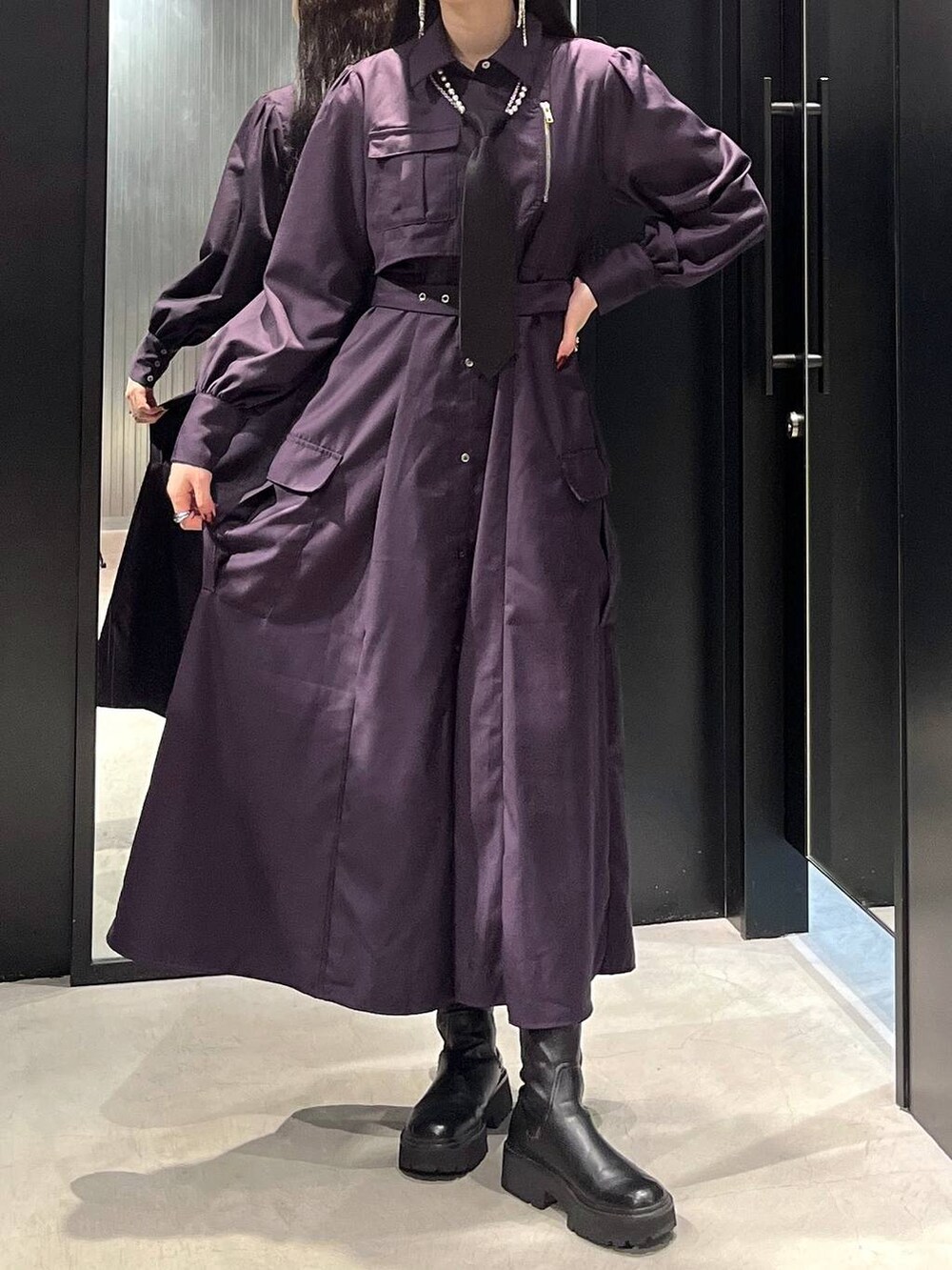 「着痩せ・細見え、モード、きれいめ、休日コーデ、デート/ロマンティック、女子会、バッグ、ベルト、ネックレス、HARE、ブーツ」｜「HAREのネクタイネックレス(HARE)（ネクタイ、ブラック系）」を使った、すずかぜさん（レディース・162cm）の秋コーディネートの2枚目の写真
