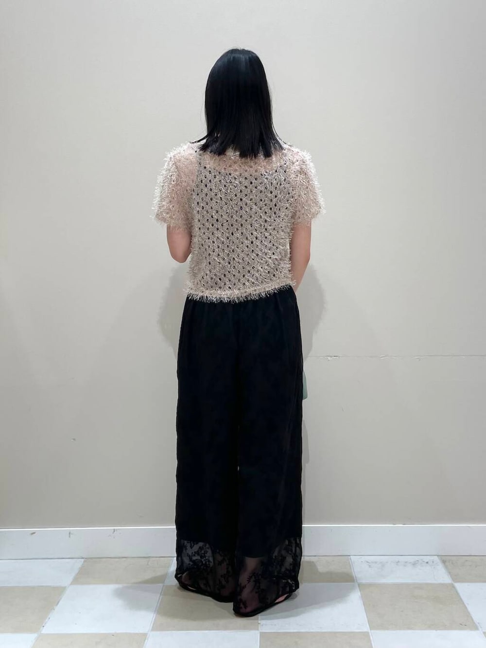 「カジュアルコーデ、夏コーデ、休日コーデ、20代、大人コーデ、サンダルコーデ、お出かけコーデ、楽ちんコーデ」｜「RODE SKOのギャザーハンドルバッグ（ショルダーバッグ、グリーン系）」を使った、イツミさん（レディース・160cm）の夏コーディネートの3枚目の写真