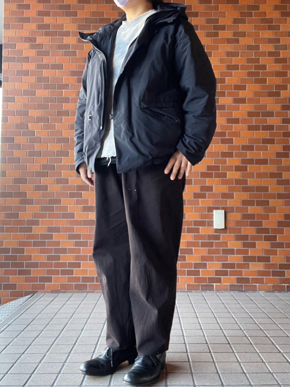 「冬コーデ、TEATORA、スーベニアジャケット、ancellm、スウェット、HEUGN、チノパン、PETROSOLAUM、レザーシューズ」｜「HEUGNのアイテム（チノパンツ、ブラウン系）」を使った、SPADE25さん（レディース・167cm）の冬コーディネートの4枚目の写真