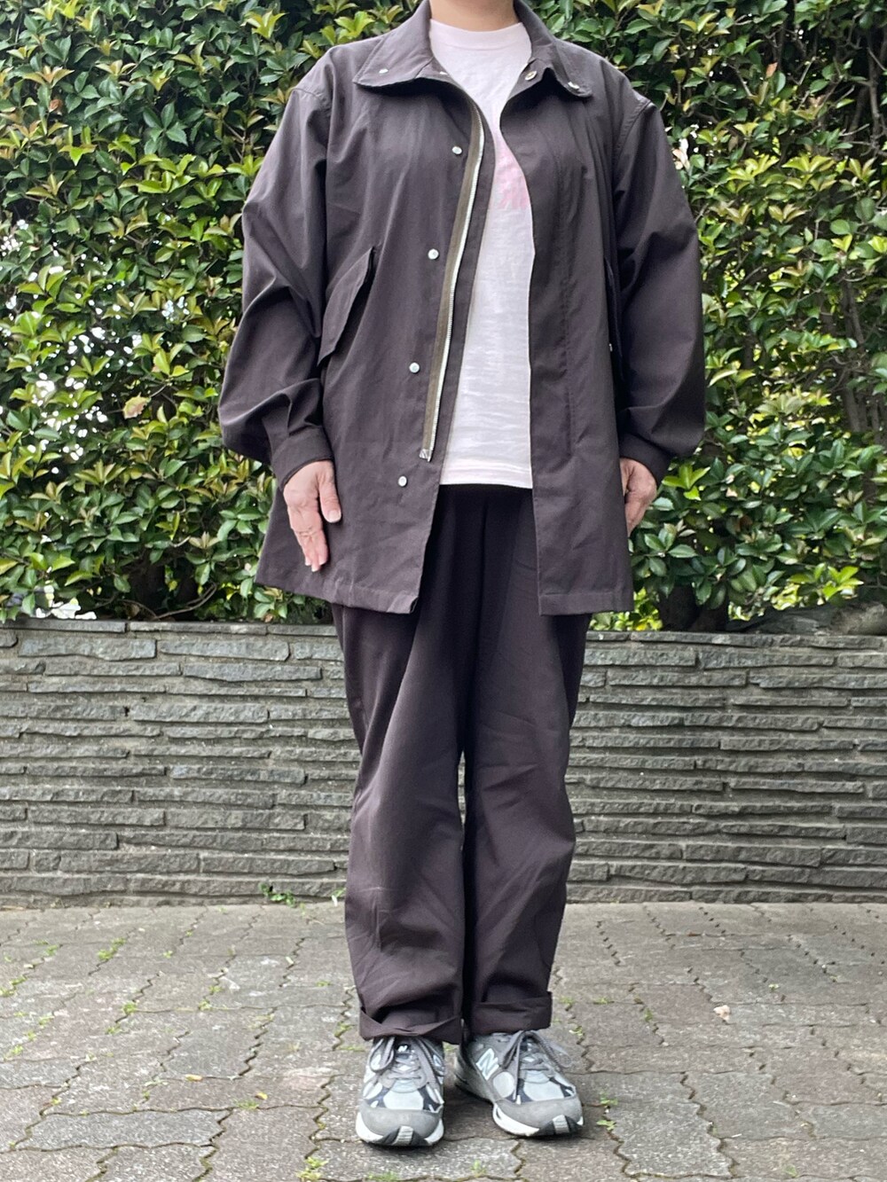 「セットアップ、MARKAWARE、ショートモッズ、イージーパンツ、loopwheeler、Tシャツ、New Balance、991」｜「markawareのアイテム（その他パンツ、ブラウン系）」を使った、SPADE25さん（レディース・167cm）の春コーディネートの2枚目の写真