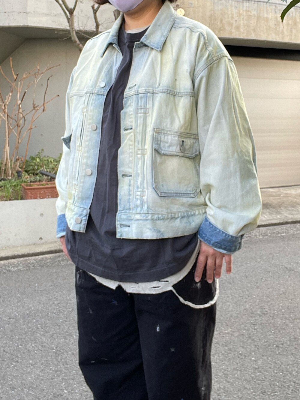 「春さきどり、ancellm、デニムジャケット、サーマルカットソー、チノパン、blurhms、ホッケーシャツ、Dr.Martens、3ホール」｜「ancellmのアイテム（チノパンツ、ブラック系）」を使った、SPADE25さん（レディース・167cm）の冬コーディネートの2枚目の写真