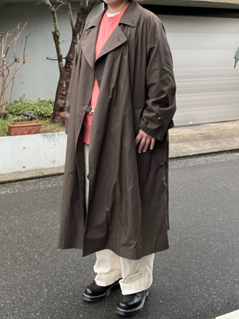 「CIOTA、タイロッケンコート、ancellm、スウェット、loopwheeler、ロンT、blurhms、カーゴパンツ、M-47、Dr.Martens、3ホール」｜「Dr. MartensのAIRWAIR ドクターマーチン 1461Z DMS 3 EYE SHOE 3ホール シューズ 24757001 BLACK(WHT ST)（ブーツ、ブラック系）」を使った、SPADE25さん（レディース・167cm）の春コーディネートの2枚目の写真