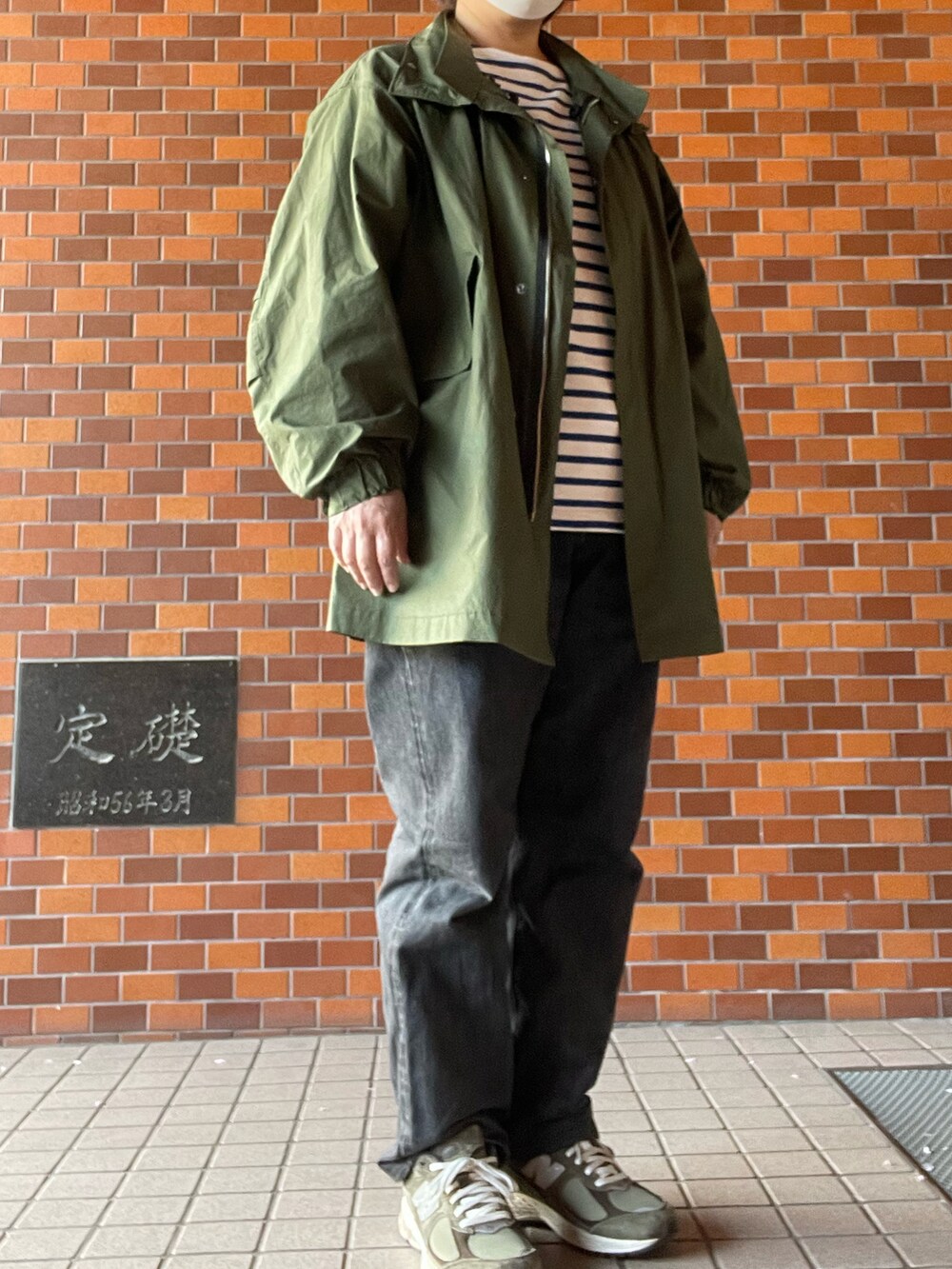 「春コーデ、ATON、ショートモッズ、loopwheeler、ロンT、CIOTA、テーパードデニム、New Balance、2002R」｜「CIOTAのテーパード（デニムパンツ、ブラック系）」を使った、SPADE25さん（レディース・167cm）の春コーディネートの2枚目の写真