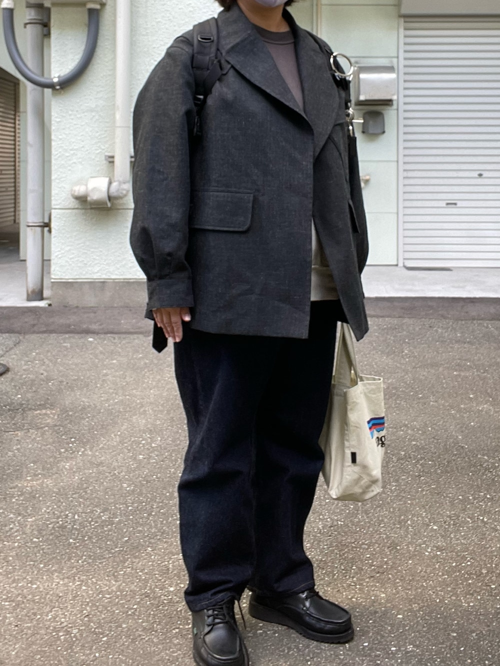 「ファッションを楽しもう、blurhms、スウェット、モーターサイクルジャケット、YAECA、ワイドテーパードデニム、Paraboot、チロリアンシューズ、Hender Scheme、キーリング」｜「blurhmsのモーターサイクルジャケット（ジャケット/アウター、グレー系）」を使った、SPADE25さん（レディース・167cm）の秋コーディネートの2枚目の写真