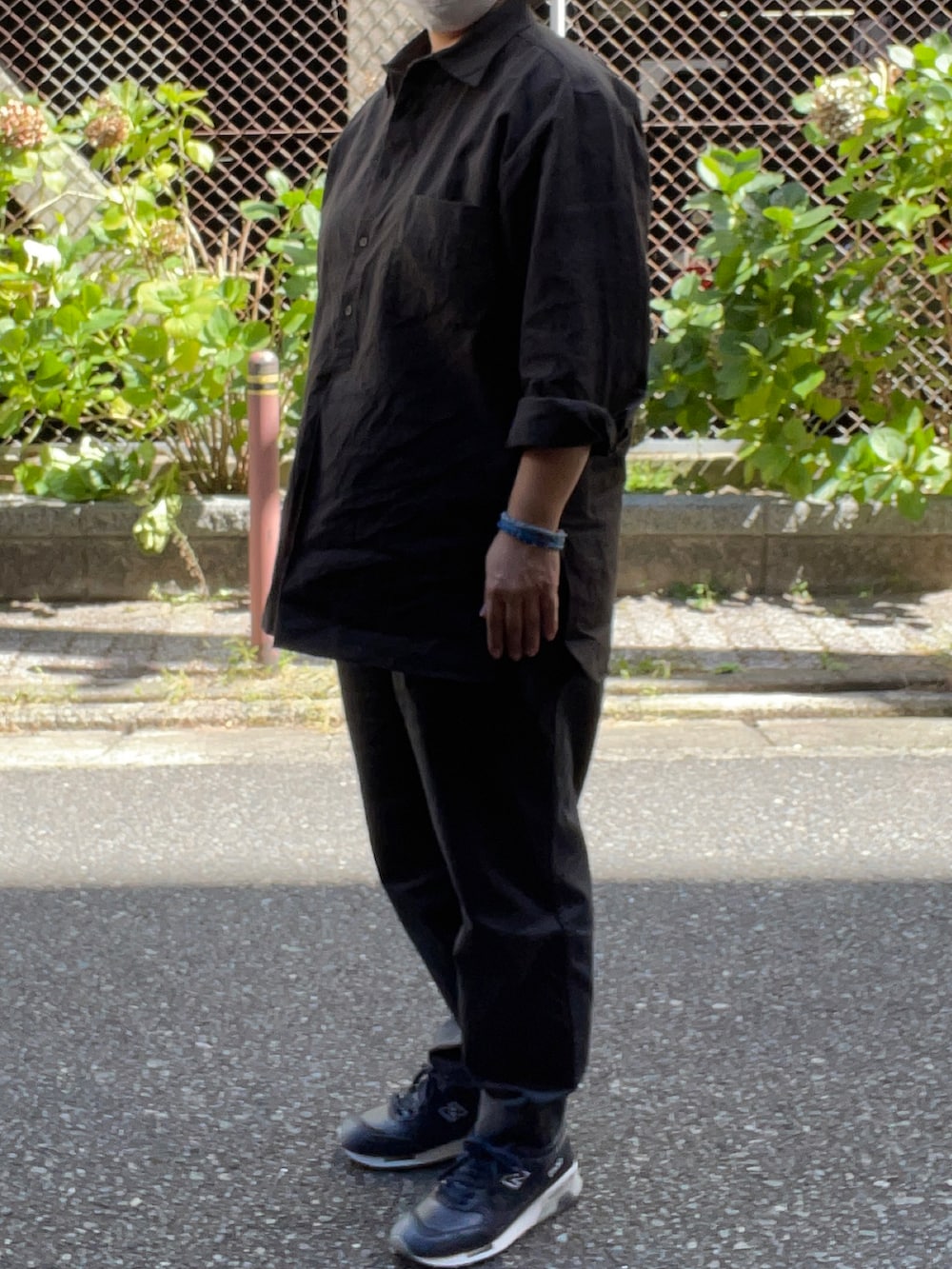 「秋コーデ、YAECA、Porter Classic、New Balance」｜「YAECAのアイテム（シャツ/ブラウス、ブラウン系）」を使った、SPADE25さん（レディース・167cm）の秋コーディネートの2枚目の写真