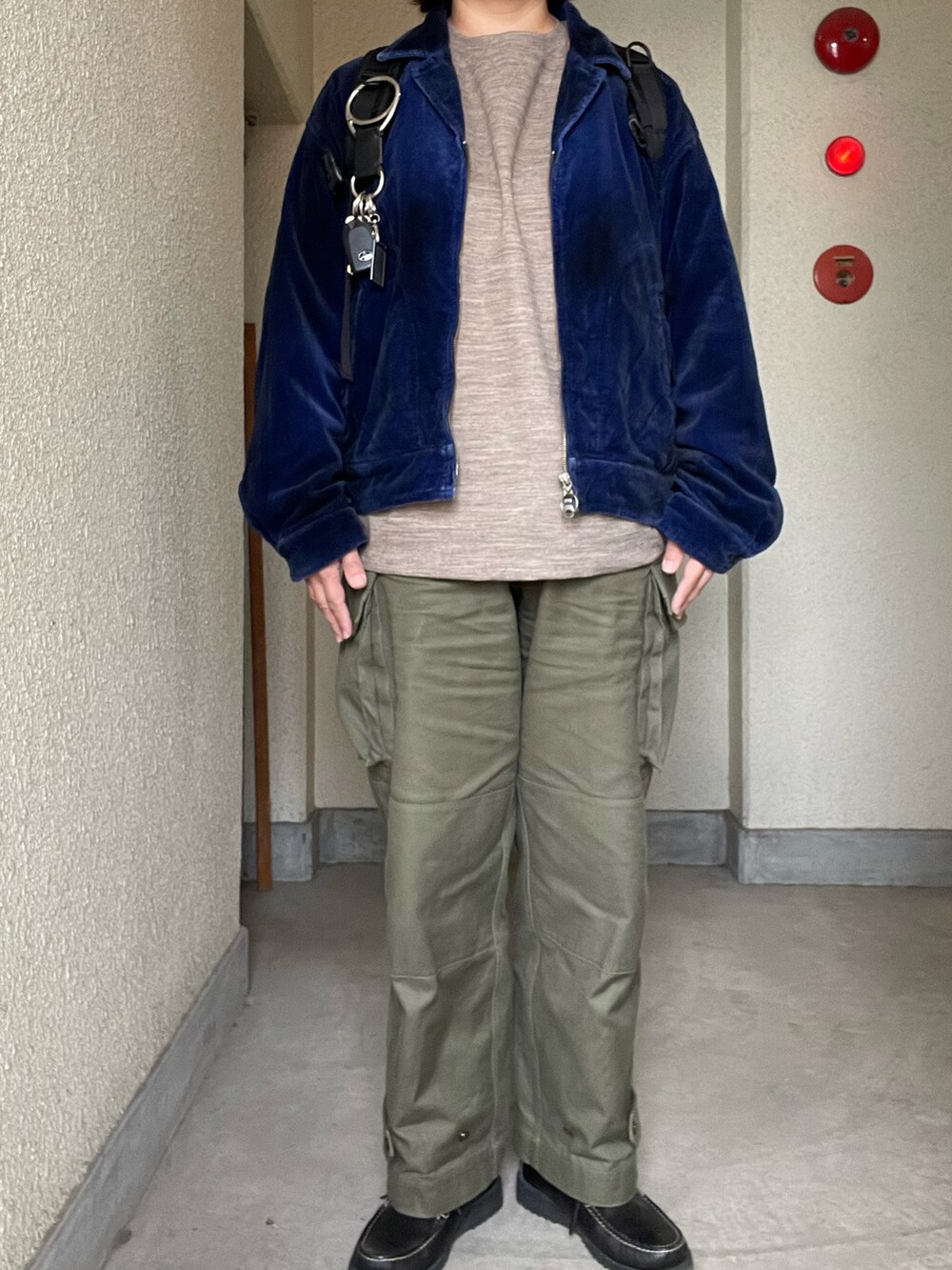 「ファッションを楽しもう、秋冬コーデ、ancellm、ジップジャケット、THE RERACS、スウェット、blurhms、カーゴパンツ、M-47、Paraboot、KAPTAIN SUNSHINE、デッキシューズ、Hender Scheme、キーリング」｜「blurhmsのアイテム（カーゴパンツ、グリーン系）」を使った、SPADE25さん（レディース・167cm）の秋コーディネートの3枚目の写真