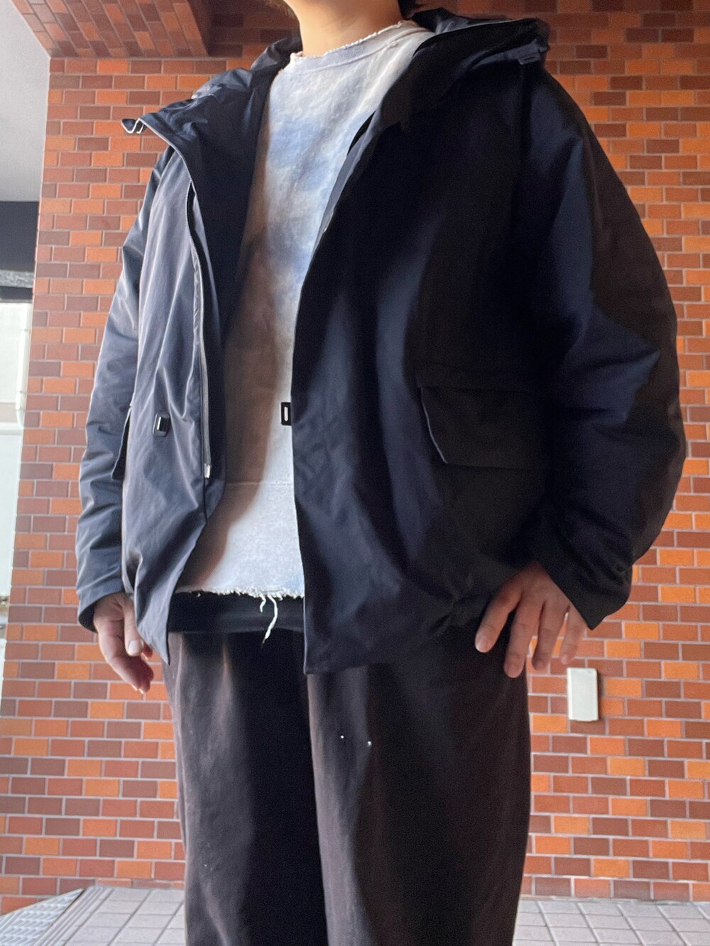 「冬コーデ、TEATORA、スーベニアジャケット、ancellm、スウェット、HEUGN、チノパン、PETROSOLAUM、レザーシューズ」｜「HEUGNのアイテム（チノパンツ、ブラウン系）」を使った、SPADE25さん（レディース・167cm）の冬コーディネートの2枚目の写真