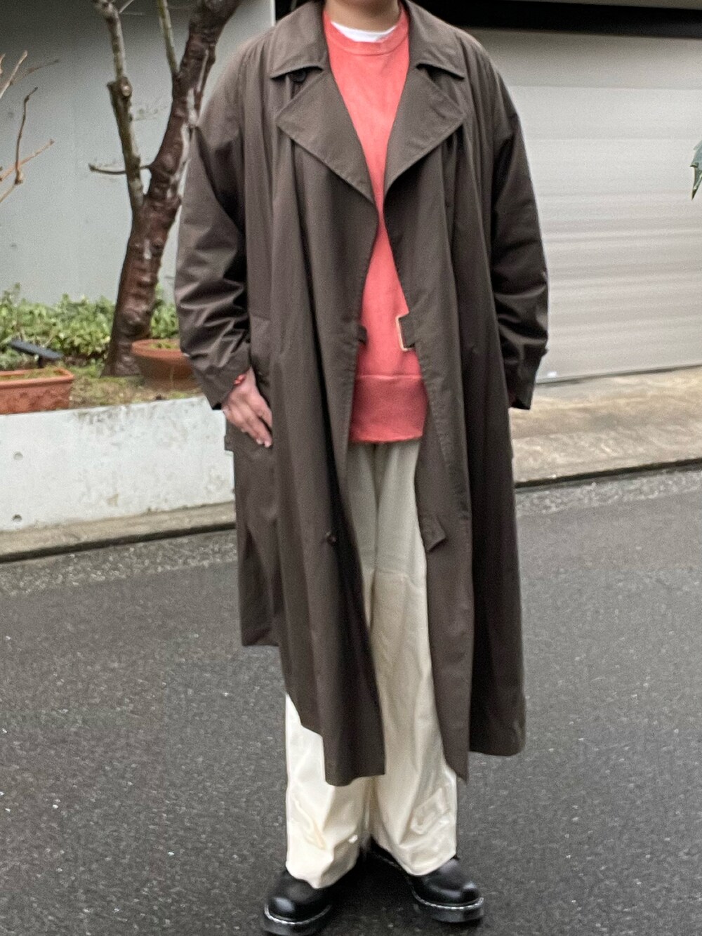 「CIOTA、タイロッケンコート、ancellm、スウェット、loopwheeler、ロンT、blurhms、カーゴパンツ、M-47、Dr.Martens、3ホール」｜「Dr. MartensのAIRWAIR ドクターマーチン 1461Z DMS 3 EYE SHOE 3ホール シューズ 24757001 BLACK(WHT ST)（ブーツ、ブラック系）」を使った、SPADE25さん（レディース・167cm）の春コーディネートの4枚目の写真