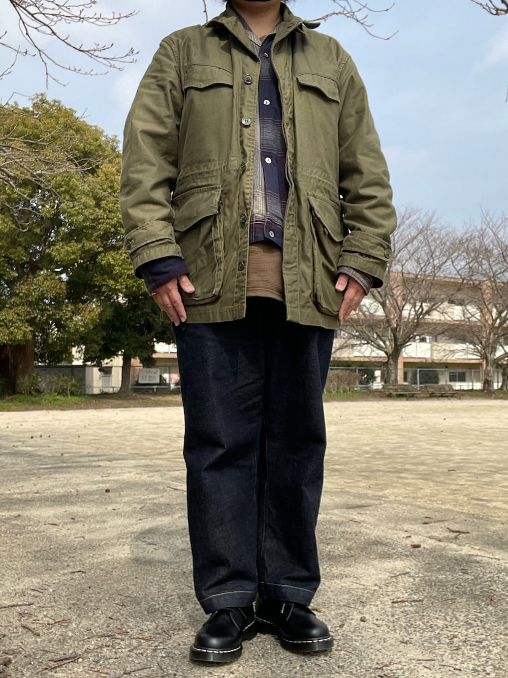 「春コーデ、marka、ミリタリージャケット、ancellm、シャツジャケット、Porter Classic、サーマルカットソー、blurhms、ベルテッドデニム、Dr.Martens、3ホール、post production、グローブ」｜「POST PRODUCTIONのアイテム（手袋、ブラック系）」を使った、SPADE25さん（レディース・167cm）の春コーディネートの4枚目の写真