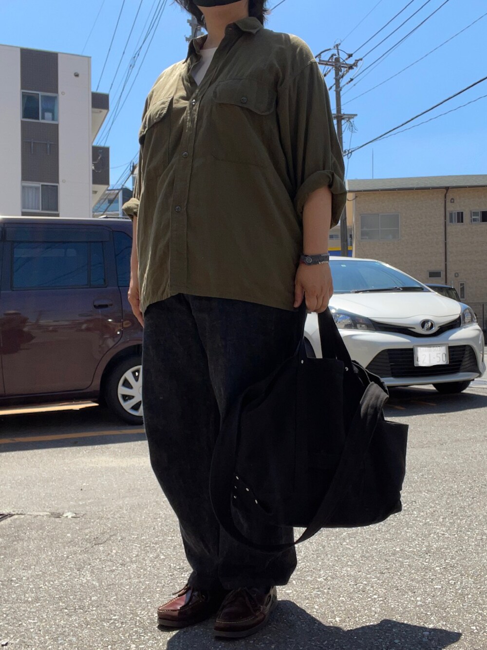 「ロールアップ、COMOLI、Porter Classic、夏コーデ」｜「COMOLIの＜COMOLI（コモリ）＞ CPO シャツ■■■（シャツ/ブラウス、グリーン系）」を使った、SPADE25さん（レディース・167cm）の夏コーディネートの2枚目の写真