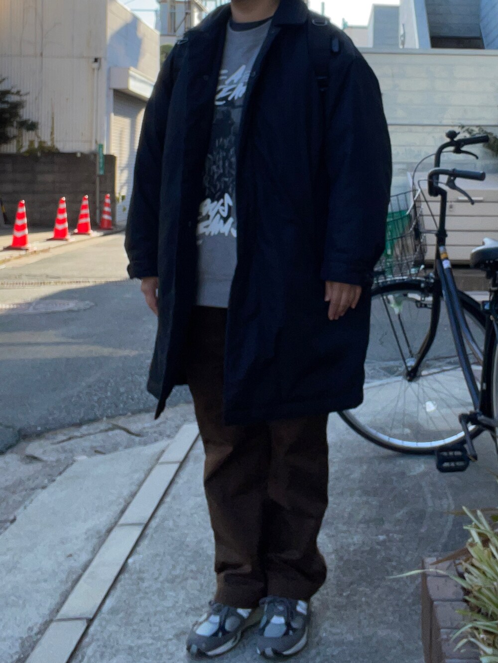 「冬、Porter Classic、ナイロンコート、loopwheeler、スウェット、nanamica、チノパン、New Balance、991」｜「LOOPWHEELERのアイテム（スウェット、グレー系）」を使った、SPADE25さん（レディース・167cm）の冬コーディネートの2枚目の写真