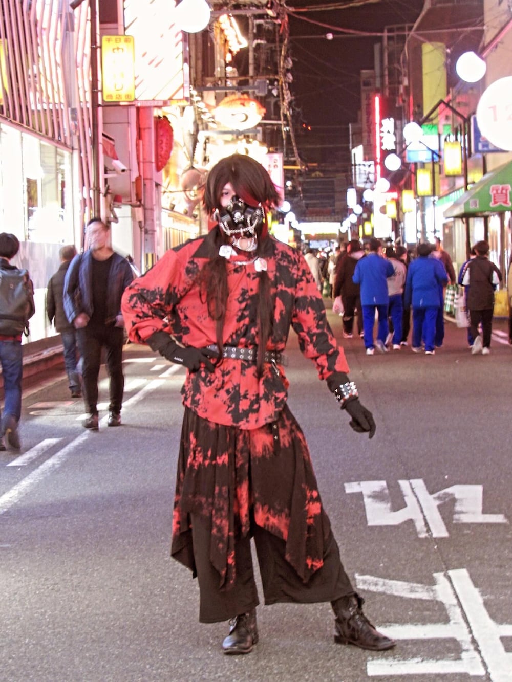 「street、streetsnap、ファッションを楽しもう、コーデ、ストリートコーデ、ストリートスナップ、スナップ、原宿、ファッション、ストリートファッション、ファッションコーデ、punk、Steampunk、ゆるコーデ、streetfashion」｜「no brandのACDC RAG（パンツ、その他）」を使った、Enari Kenさん（メンズ・175cm）の冬コーディネートの3枚目の写真