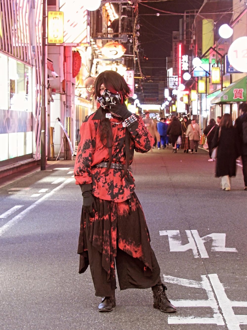 「street、streetsnap、ファッションを楽しもう、コーデ、ストリートコーデ、ストリートスナップ、スナップ、原宿、ファッション、ストリートファッション、ファッションコーデ、punk、Steampunk、ゆるコーデ、streetfashion」｜「no brandのACDC RAG（パンツ、その他）」を使った、Enari Kenさん（メンズ・175cm）の冬コーディネートの2枚目の写真