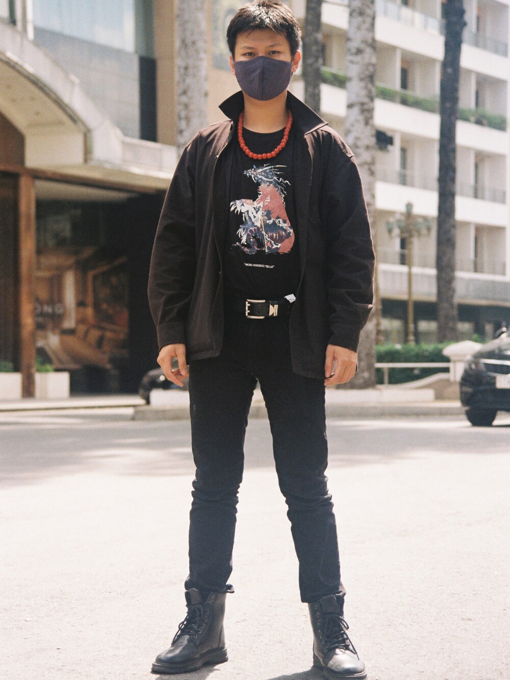 「harajuku、harajukufashion、Harajukustyle、harajuku fashion、street、streetstyle、streetwear、street style、street fashion、ファッション、原宿、原宿ストリート、ストリートスタイル、原宿ファッション、black」｜「UNIQLOのアイテム（その他アウター、ブラック系）」を使った、Enari Kenさん（メンズ・175cm）の冬コーディネートの3枚目の写真