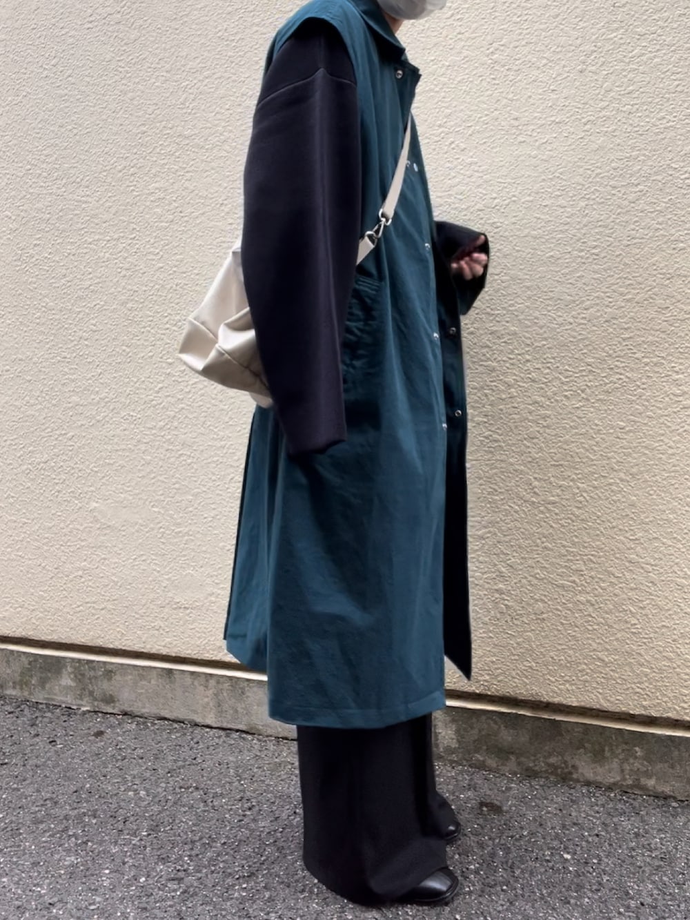 「ファッションを楽しもう、休日スタイル、ロングベスト、ワイドパンツ、yoke、ドメスティックブランド、低身長、低身長コーデ、158cm、158cmコーデ」｜「YOKEのアイテム（ジャケット/アウター、ブルー系）」を使った、_eito_さん（メンズ・158cm）の秋コーディネートの2枚目の写真
