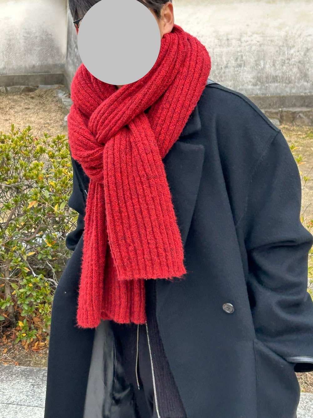 「マフラーぐるぐる、マフラー、メンズファッション、低身長、低身長コーデ、158cm、158cmコーデ、冬コーデ」｜「un/neuのリブニットビッグストール / 大判ストール / マフラー（マフラー、レッド系）」を使った、_eito_さん（メンズ・157cm）の冬コーディネートの3枚目の写真