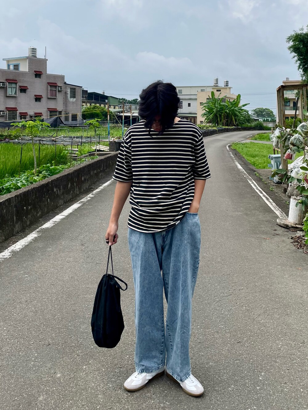 「ootd、夏コーデ、休日スタイル、シンプルコーデ、今日のコーデ、ERA.、夏だ！Tシャツ着よう！、Tシャツ」｜「FORK&SPOONのFORK&SPOON　ボートネックボーダーショートスリーブ（Tシャツ/カットソー、ベージュ系）」を使った、Kさん（メンズ・174cm）の夏コーディネートの2枚目の写真