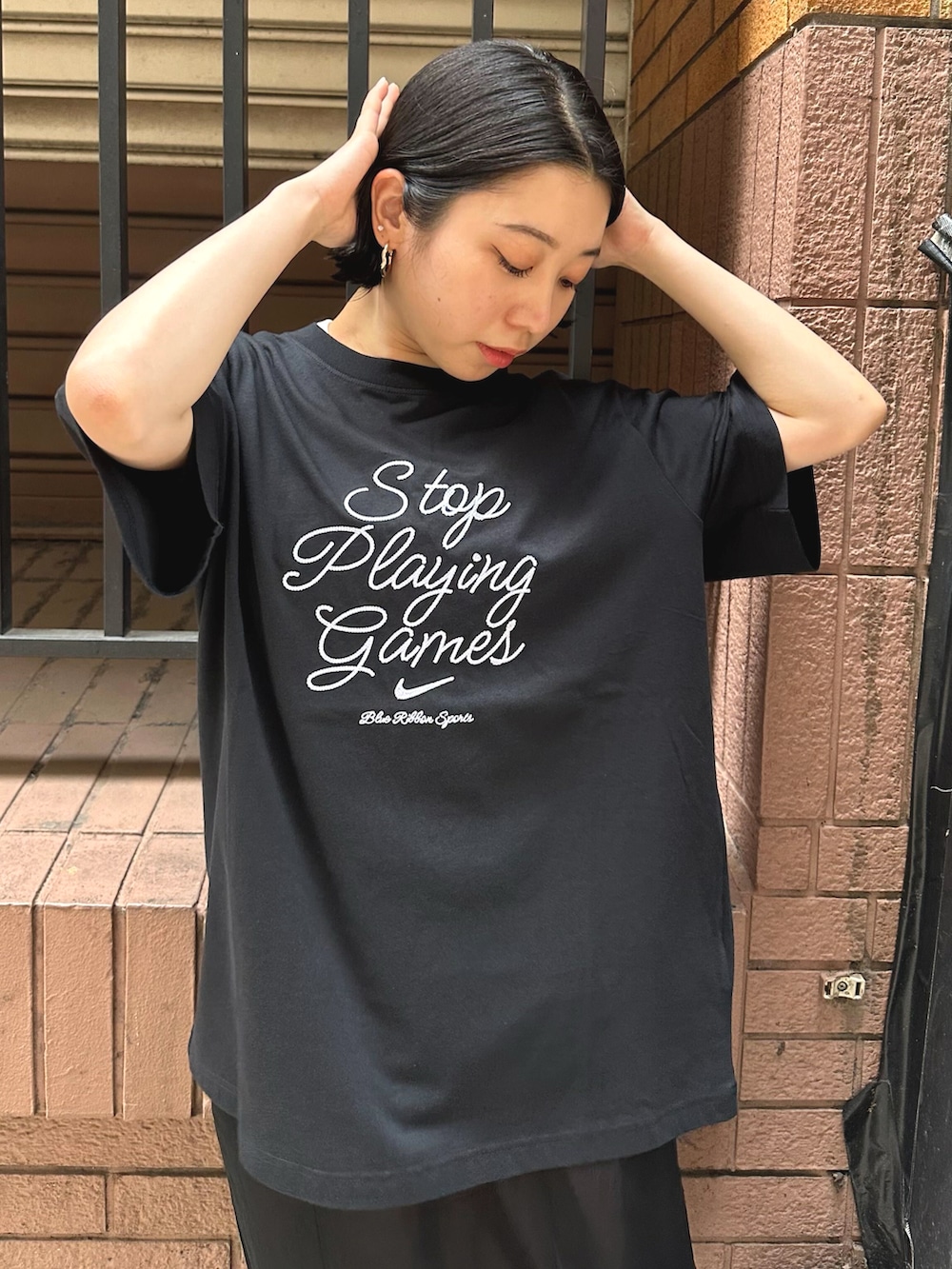 「夏コーデ、NIKE、nike、NIKEスニーカー、NIKESuperfly、スニーカー、スニーカーコーデ、スニーカースタイル、Superfly、オールブラック、オールブラックコーデ、fashion、スポーツミックス コーデ、シアー、モード」｜「NIKEのナイキ エア スーパーフライ ウィメンズシューズ / Nike Air Superfly Women's Shoes IB5824-001 Metallic Silver（スニーカー、シルバー系）」を使った、Nike Yokohama Vivreさん（レディース・156cm）の夏コーディネートの3枚目の写真