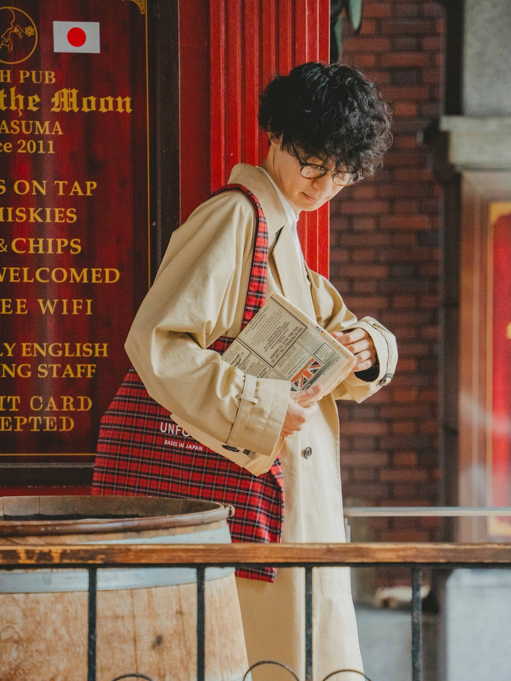 三木 克海さんの「#-30 Relax belted trench coat / 2024SS / サイズ 2（UNFOLK）」を使ったコーディネートの2枚目の写真
