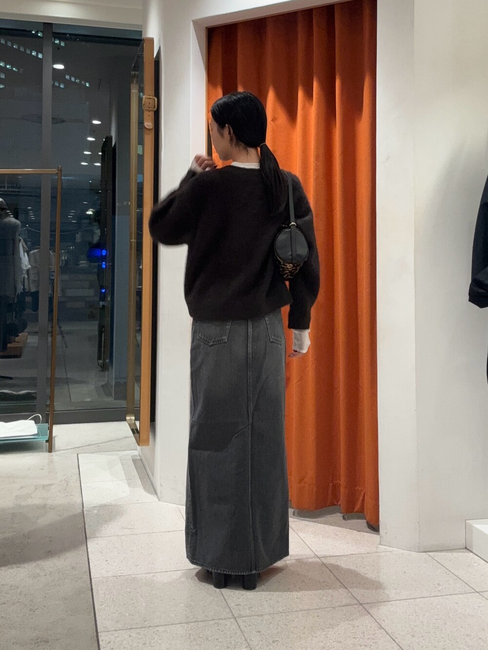 カシミヤ混ファーニットジャケットを使った人気ファッション