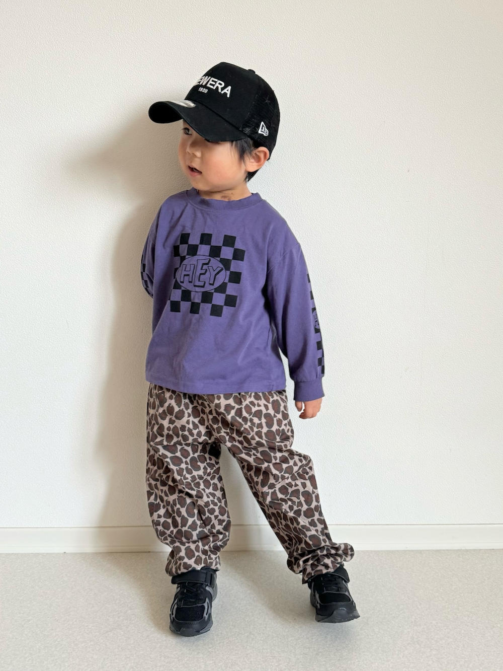 「キャップ、ニューエラ、しまむら、バースデイ、マーキーズ、ブロックチェック、レオパード、シェフパンツ、男の子、男の子コーデ、むすこーで、4歳、お出かけコーデ、おでかけコーデ」｜「NEW ERAのニューエラ キッズ メッシュキャップ 9FORTYA-Frame（キャップ、ブラック系）」を使った、ouchan08さん（キッズ・100cm）の春コーディネートの2枚目の写真
